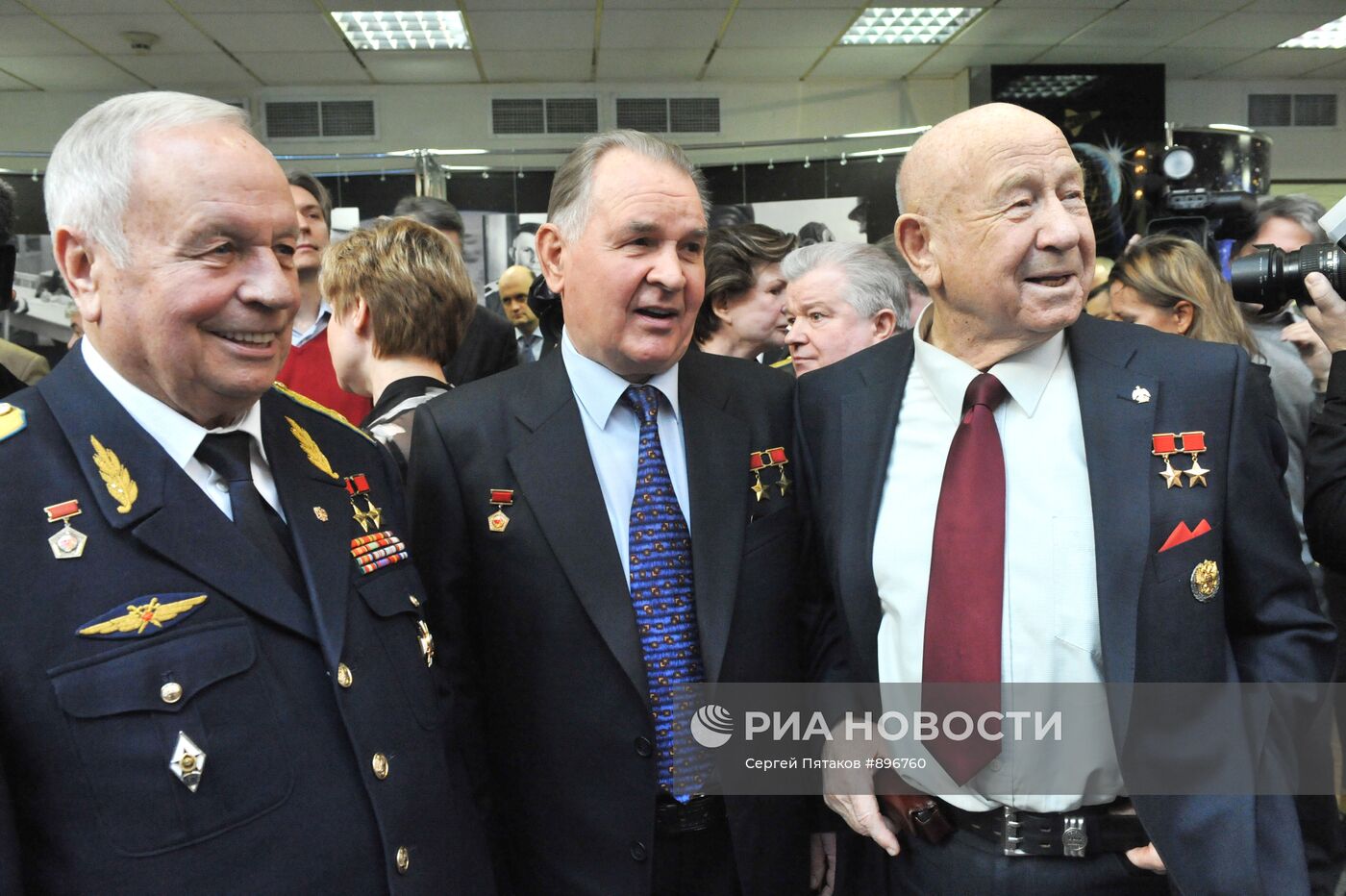 Виктор Горбатко, Валерий Кубасов и Алексей Леонов