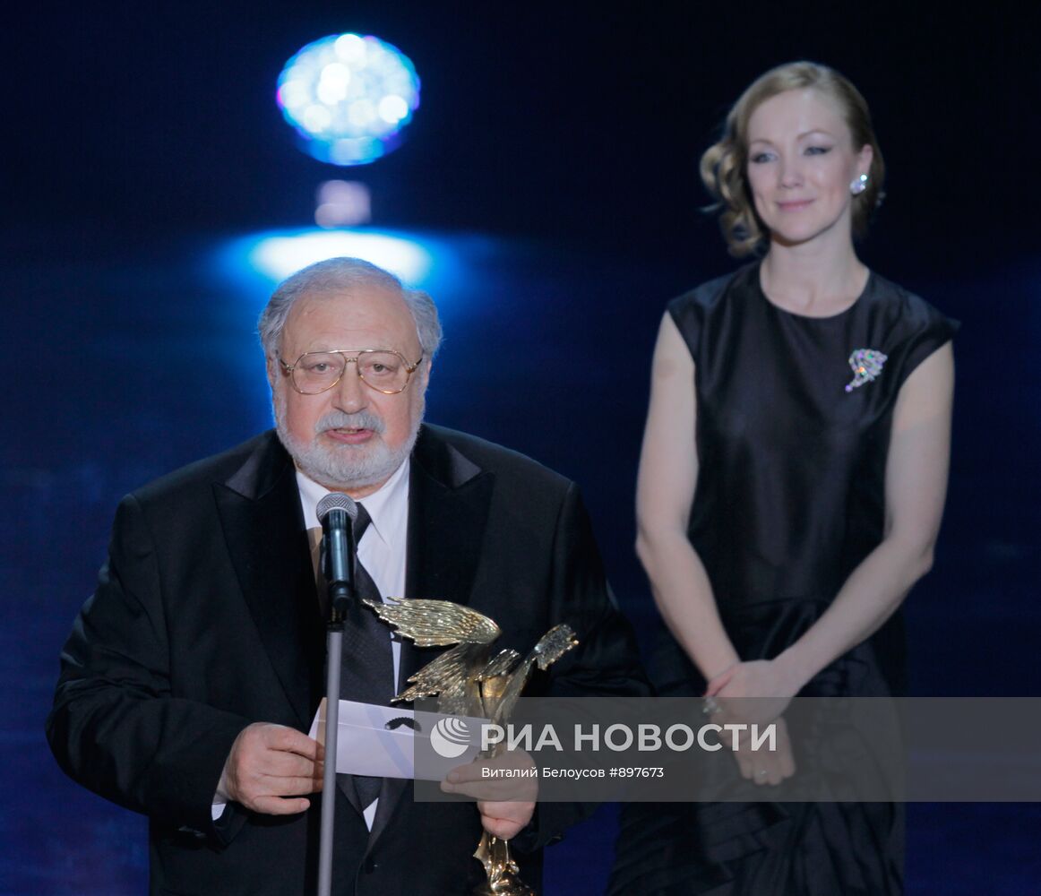 Рустам Ибрагимбеков, Дарья Мороз