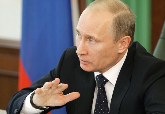 Премьер-министр РФ В.Путин провел селекторное совещание
