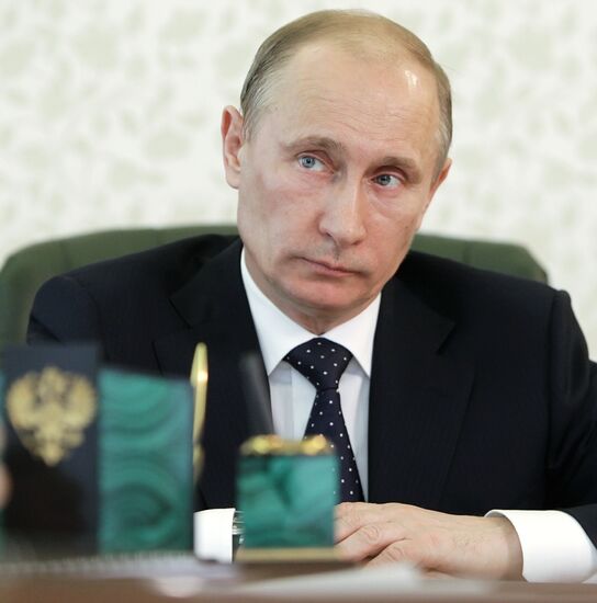 Премьер-министр РФ В.Путин провел селекторное совещание