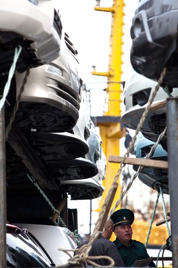Проверка на радиацию машин, поступающих из Японии