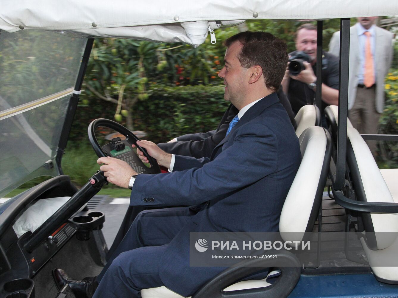 Начался четырехдневный визит Д.Медведева в Китай