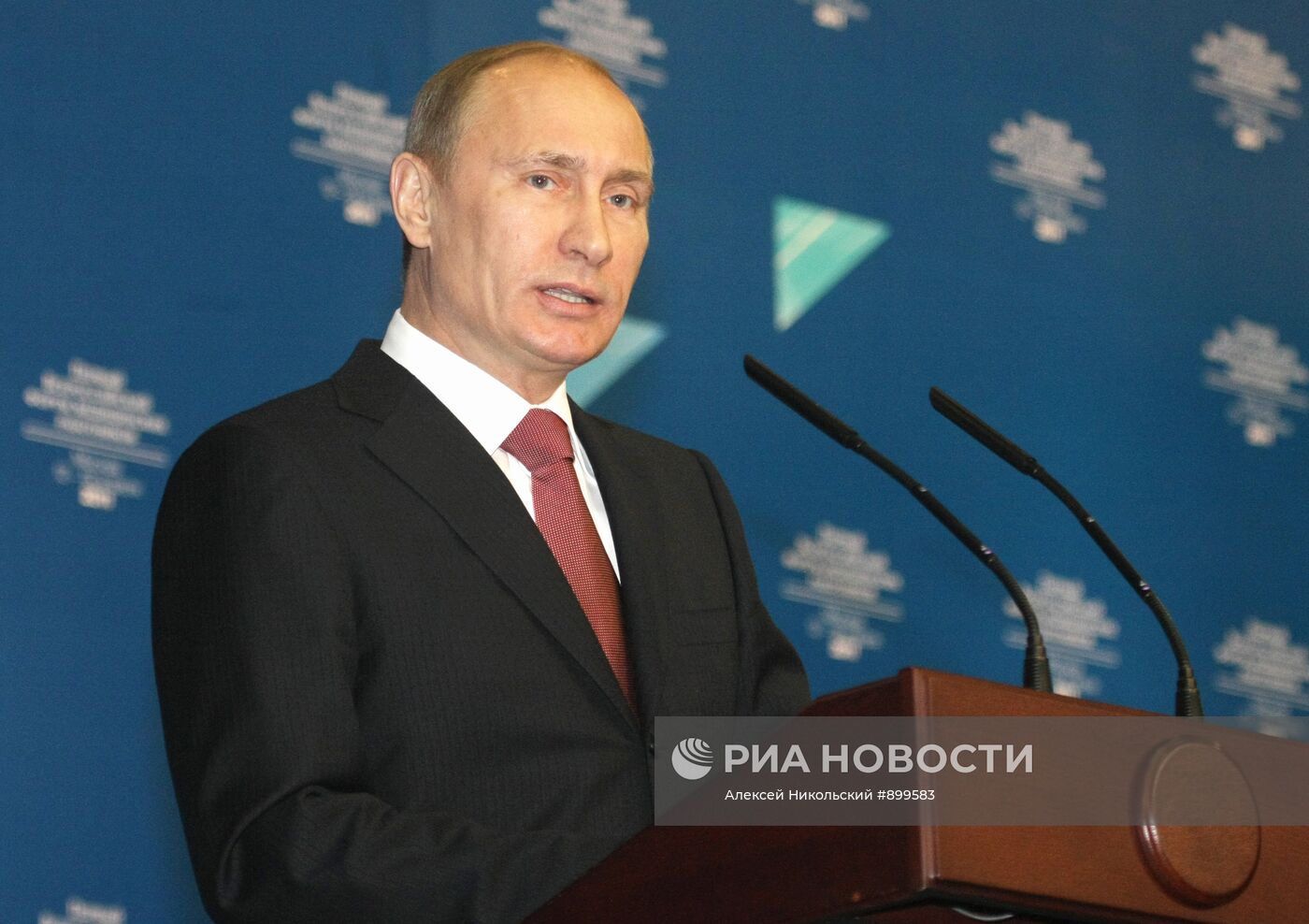 В.Путин принял участие в форуме медицинских работников