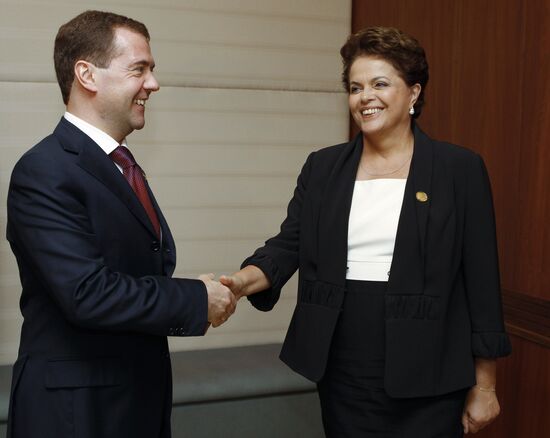 Д.Медведев принял участие в саммите БРИКС в Китае