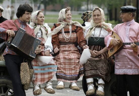 Участники фольклорного коллектива "Рябинушка"