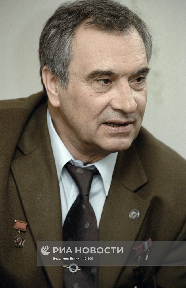 ВАЛЕРИЙ ПОЛЯКОВ