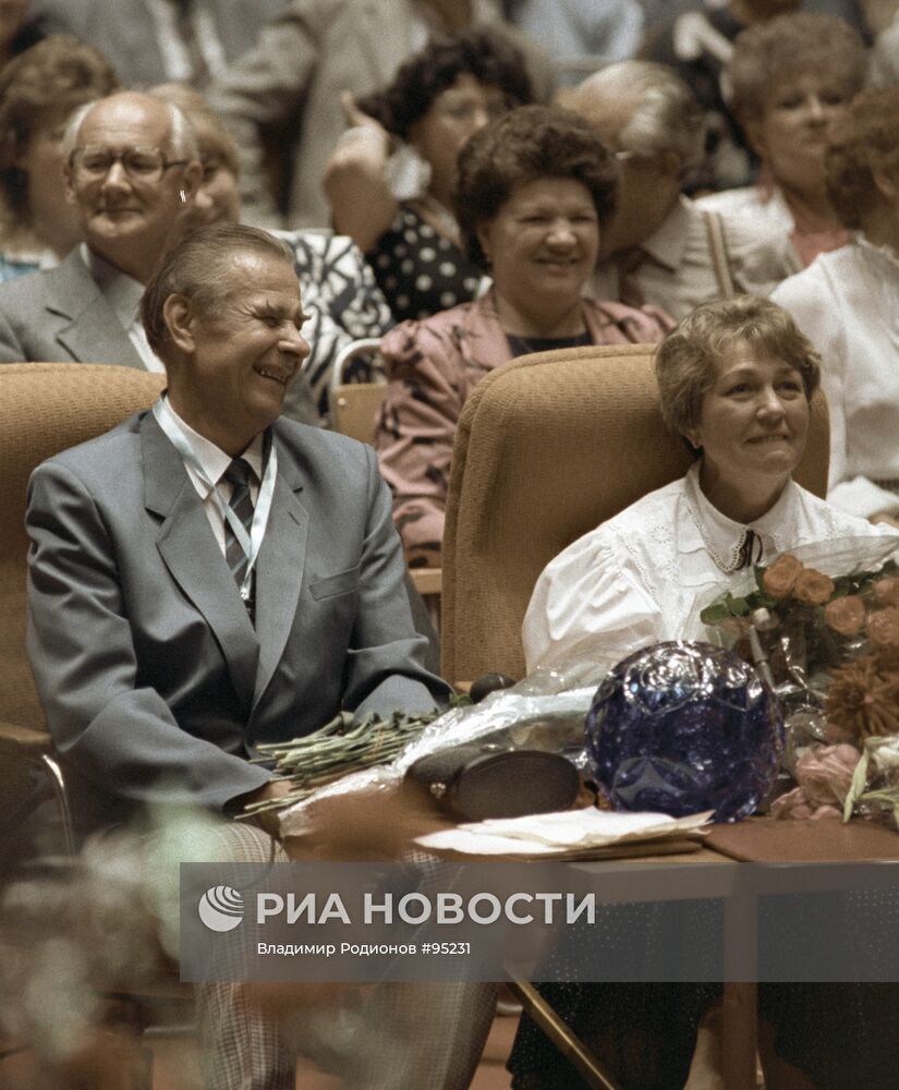 Лев Яшин на праздновании своего 60-летия
