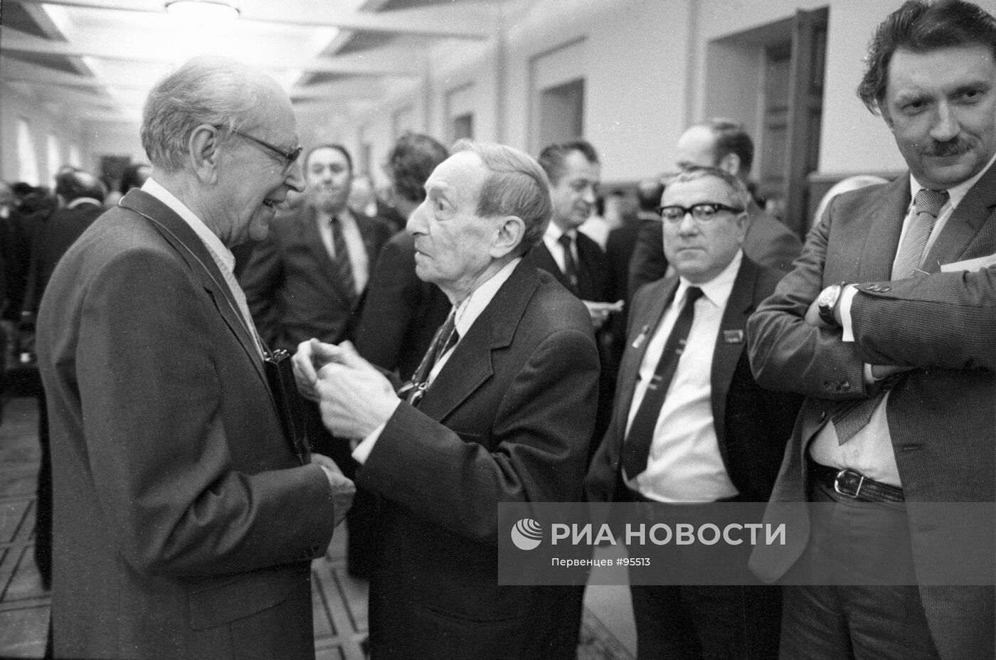 СЪЕЗД ПИСАТЕЛЕЙ КАВЕРИН ЛИХАЧЕВ