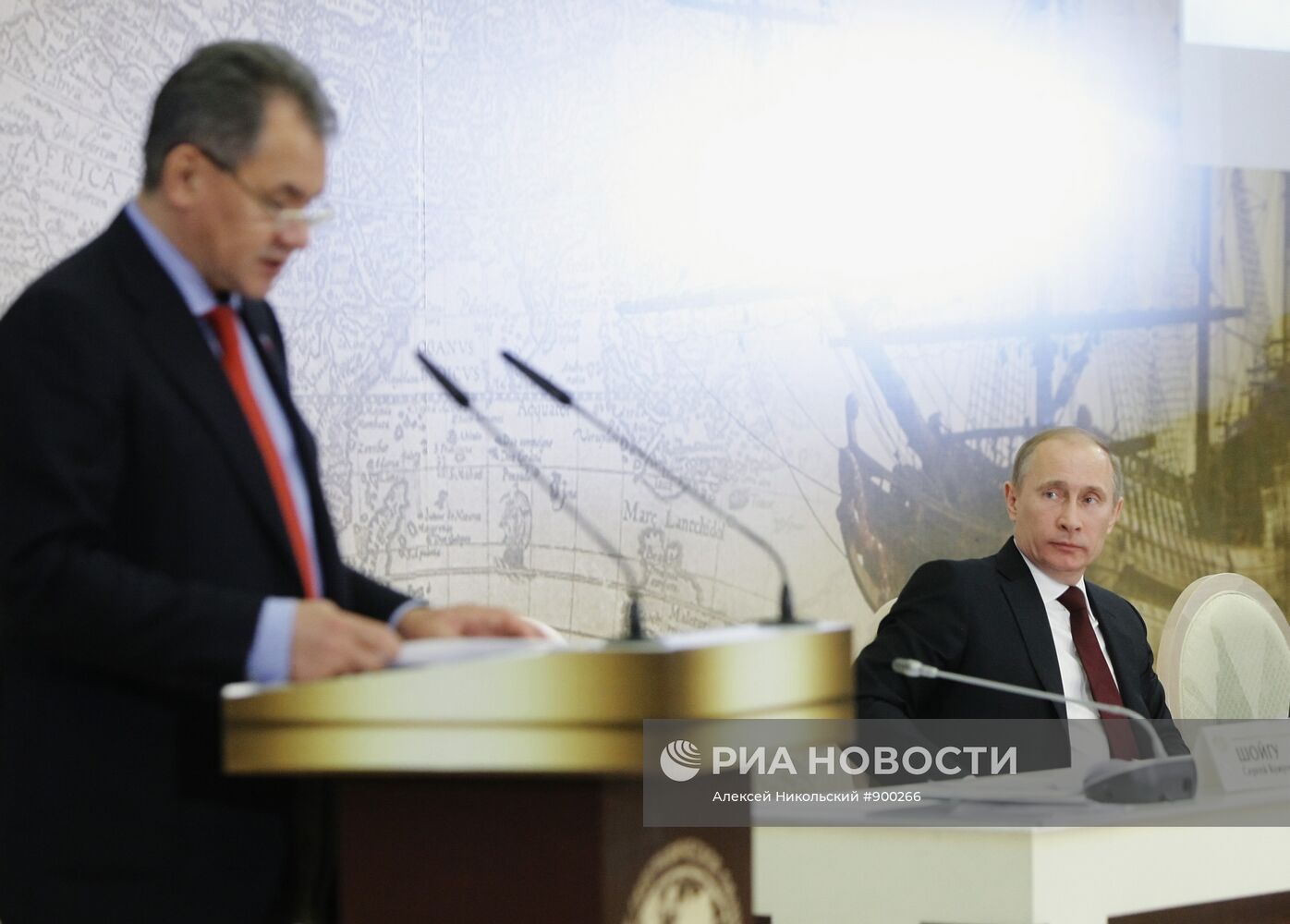 В.Путин на заседании Попечительского совета РГО в Москве