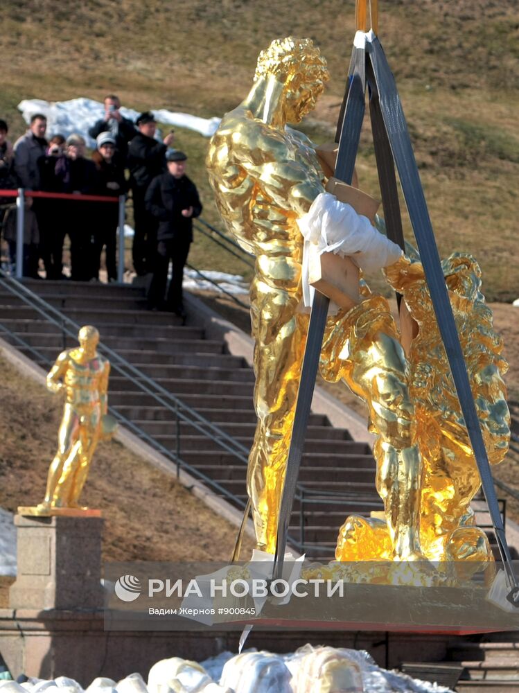 Монтаж фонтана "Самсон" после реставрации в ГМЗ "Петергоф"