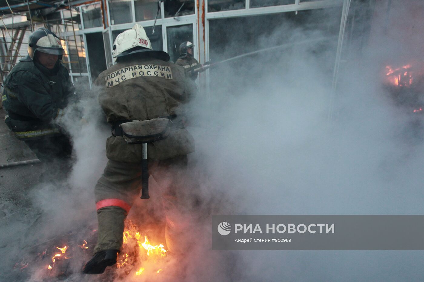 Пожар на строительном рынке в подмосковном Реутове