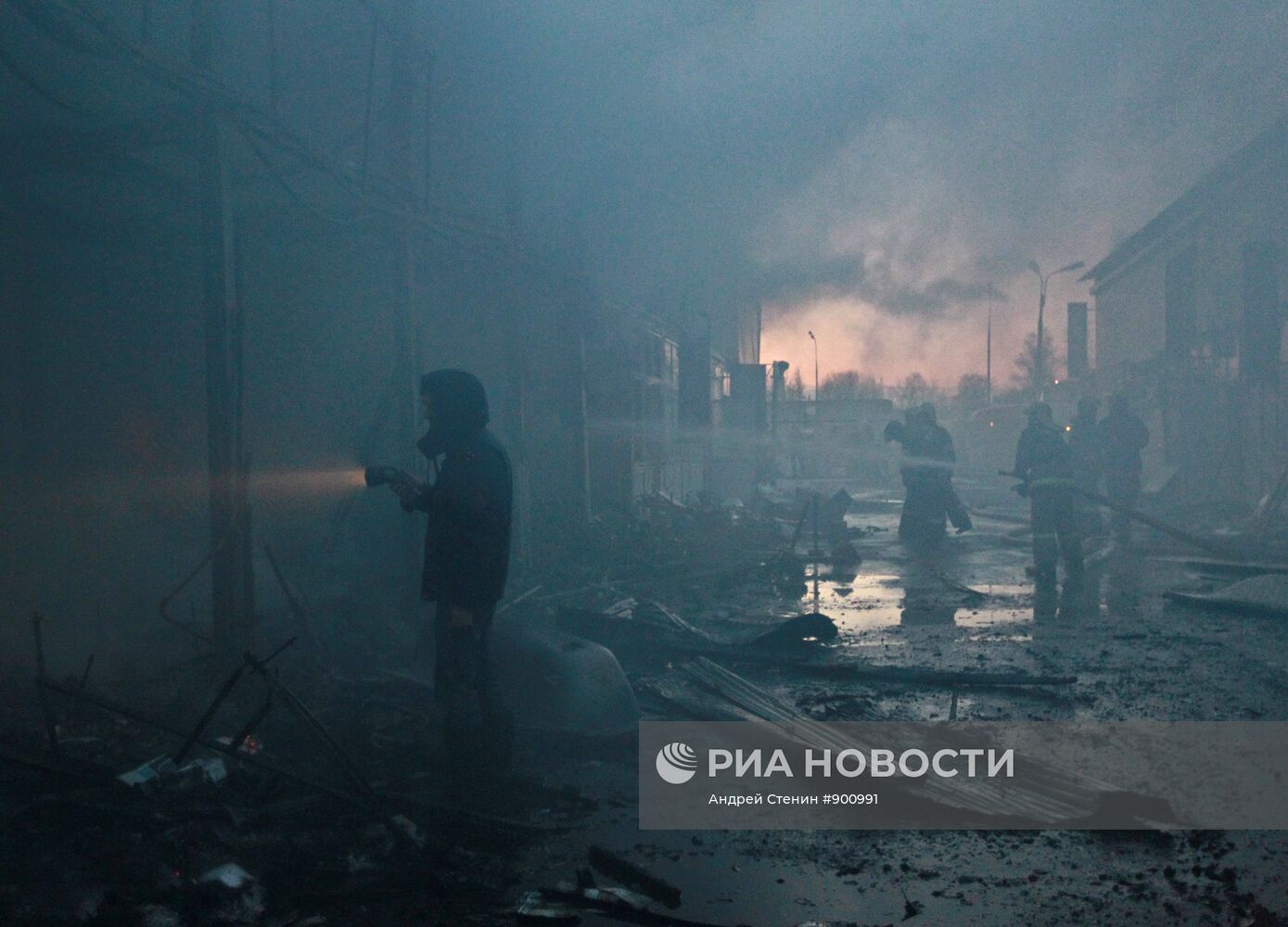 Пожар на строительном рынке в подмосковном Реутове