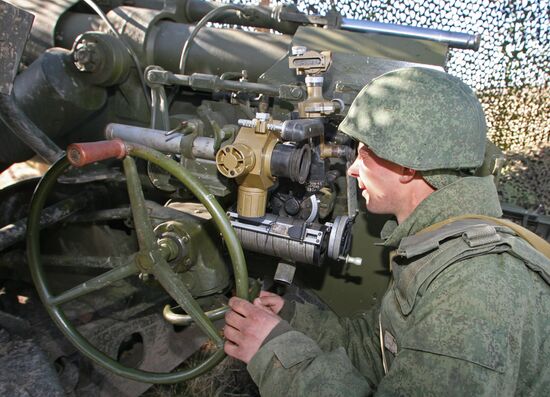 Наводчик батареи орудий калибра 152 мм "Гиацинт"