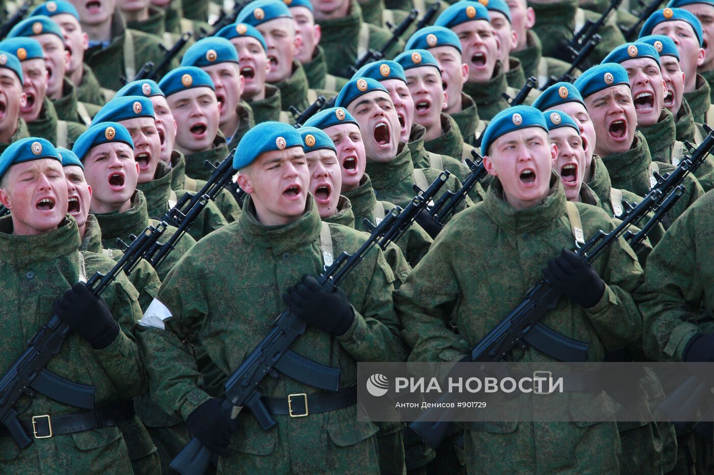 Репетиция парада Победы на полигоне в Алабино