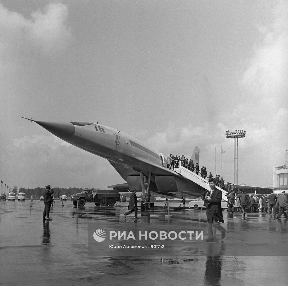 Ту-144
