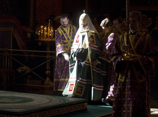 В Великий Четверг патриарх Кирилл провел богослужение