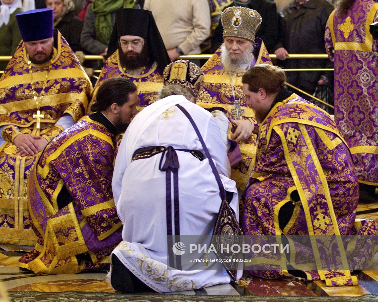 В Великий Четверг патриарх Кирилл провел богослужение