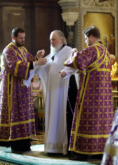 В Великий Четверг патриарх Кирилл провел богослужение