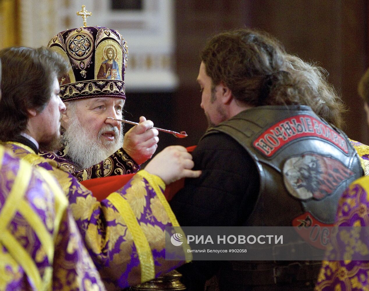 В Великий Четверг патриарх Кирилл провел богослужение