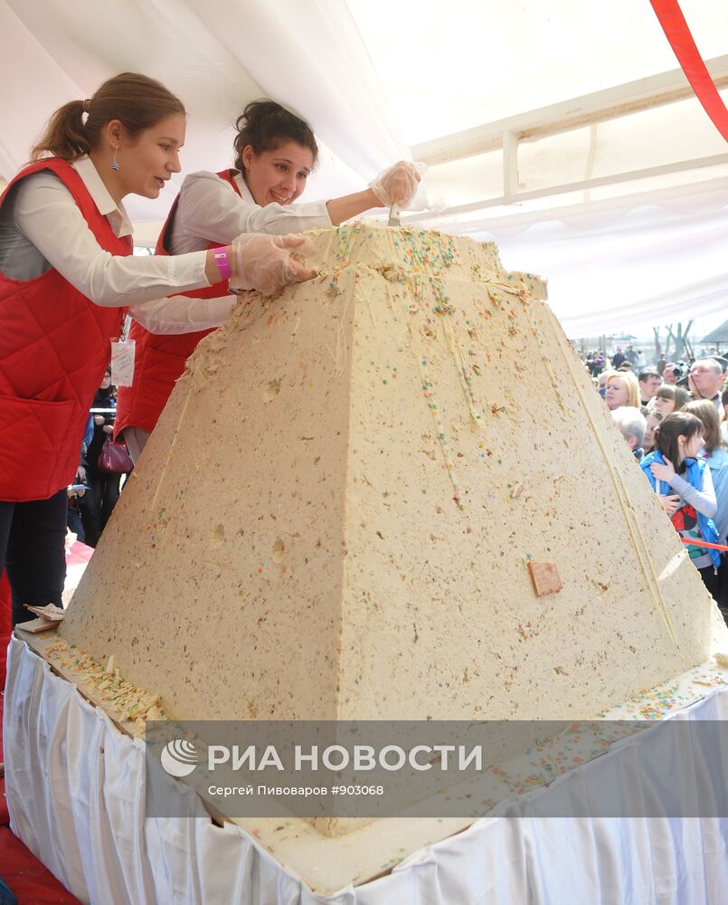Приготовление самой большой пасхи в России