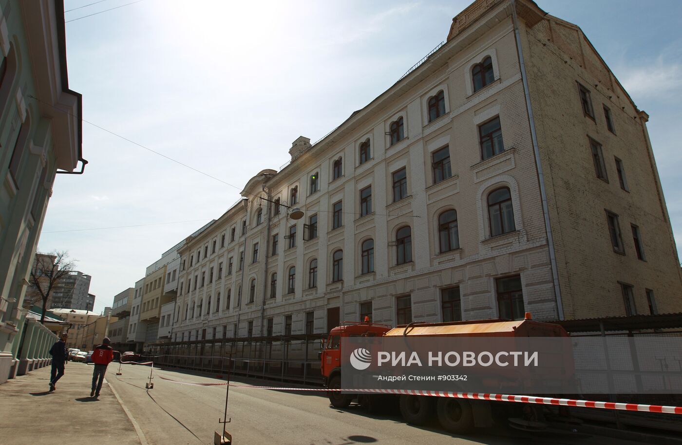 Историческое здание на улице Большая Якиманка в центре Москвы