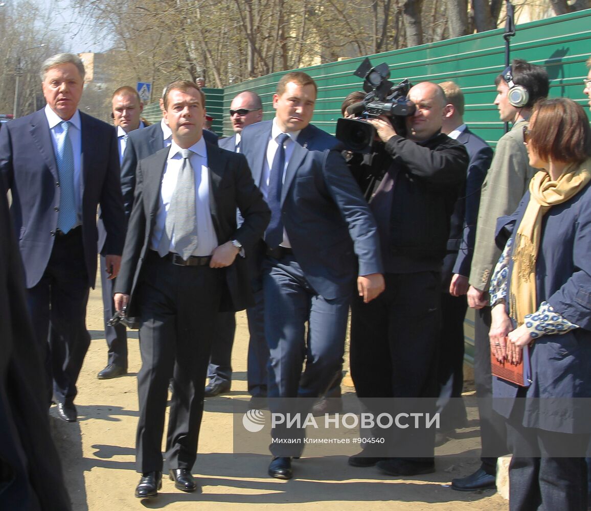 Рабочая поездка Дмитрия Медведева в Лыткарино