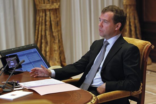 Д.Медведев провел беседу с В.Якушевым