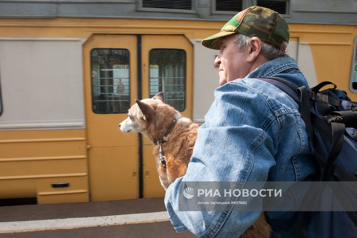 Дачники отправляются на свои участки