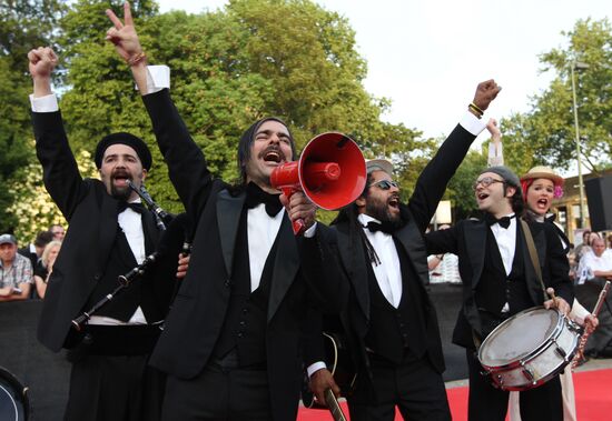 Музыкальный коллектив Homens da Luta