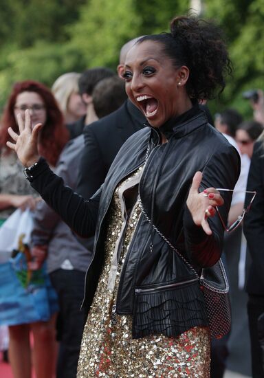 Певица Сенит