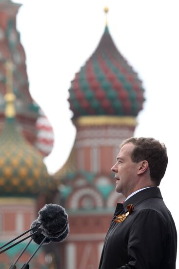 Д. Медведев на параде Победы на Красной площади