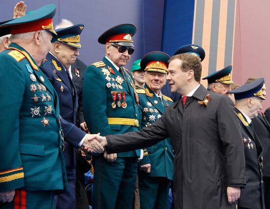 Д. Медведев и В. Путин на параде Победы на Красной площади