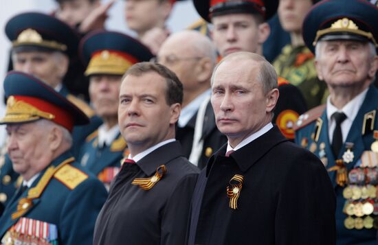 Д.Медведев и В.Путин на параде Победы на Красной площади