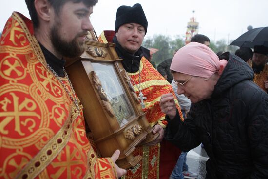 Крестный ход с иконой Урюпинской Божией Матери в Волгограде
