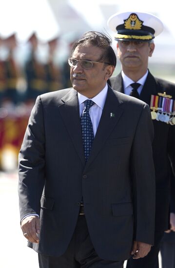 Прилет президента Пакистана Асифа Али Зардари в Москву