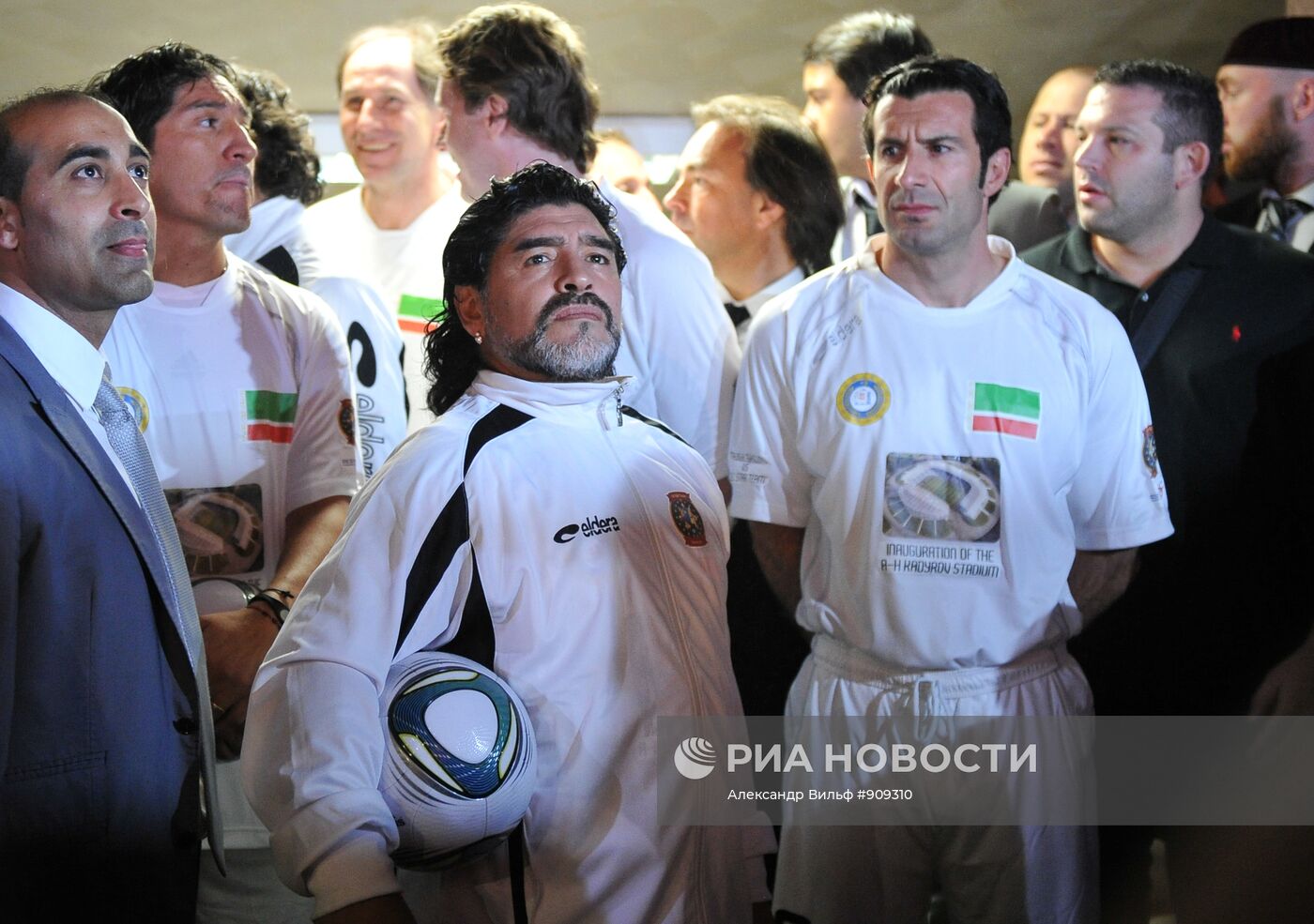 Матч между командой "Кавказ" и сборной футбольных ветеранов мира