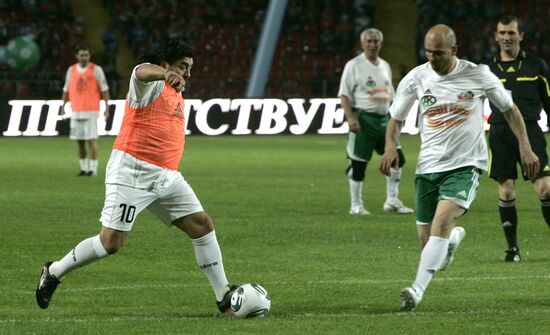 Матч между командой "Кавказ" и сборной футбольных ветеранов мира