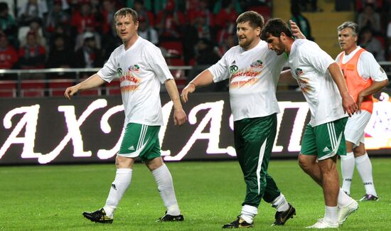 Матч между командой "Кавказ" и сборной футбольных ветеранов мира