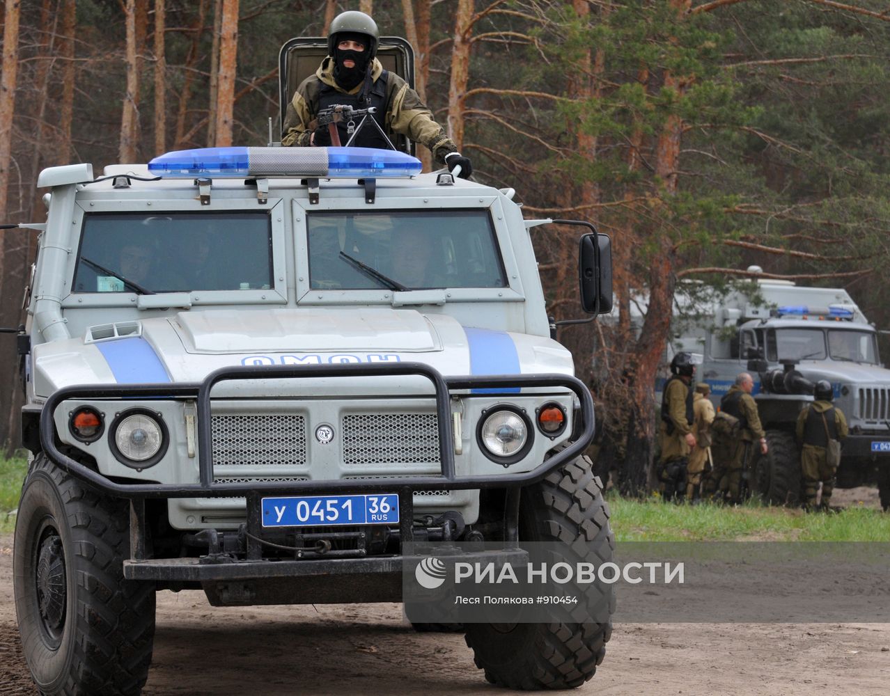 Учения Воронежского ОМОНа в полевых условиях