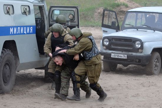 Учения Воронежского ОМОНа в полевых условиях
