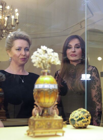 С. Медведева и М.Алиева на выставке Карла Фаберже в Кремле