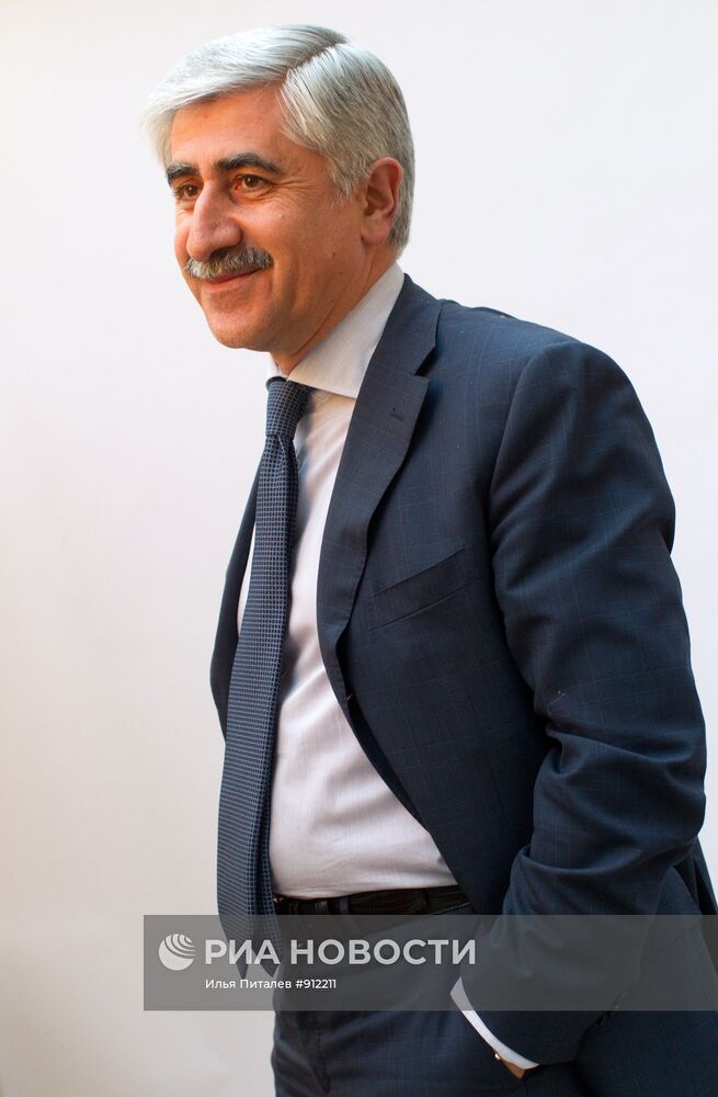 Михаил Погосян