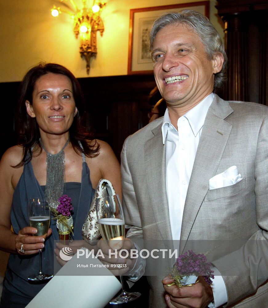 Олег Тиньков с супругой Риной