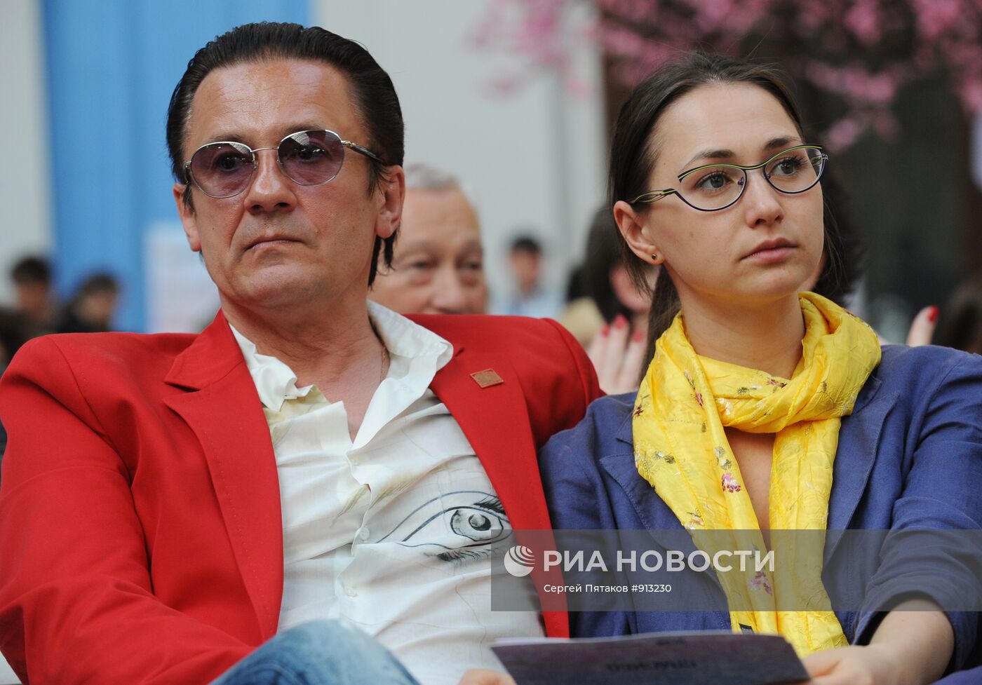 Олег Меньшиков с супругой Анастасией