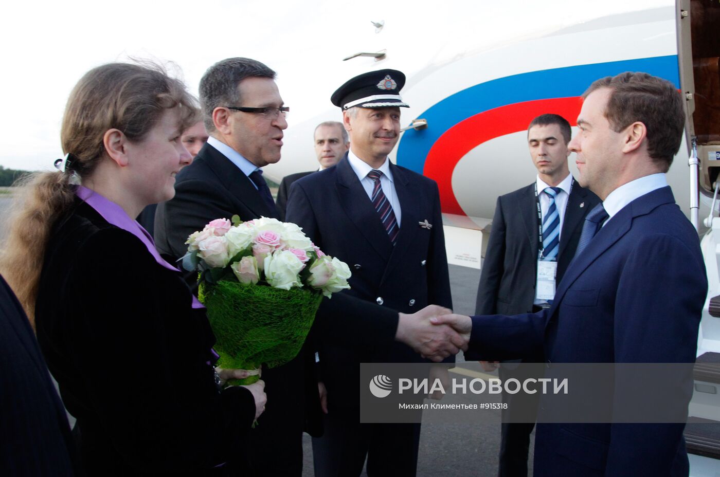 Д.Медведев прибыл в Довиль для участия в саммите G8