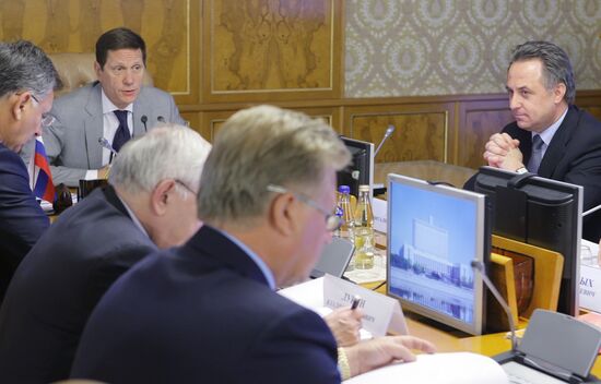 А.Жуков проводит заседание по Олимпийским играм в Сочи 2014