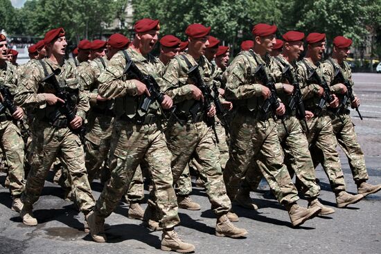 В Грузии прошел военный парад в честь Дня независимости страны