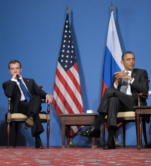 Д. Медведев на саммите "Большой восьмерки" в Довиле