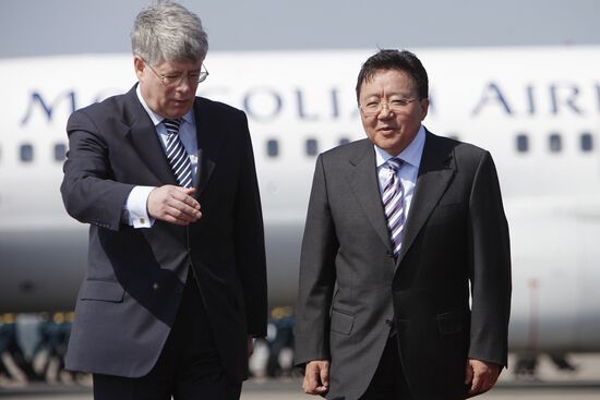 Прибытие в Москву президента Монголии Цахиагийна Элбэгдоржа