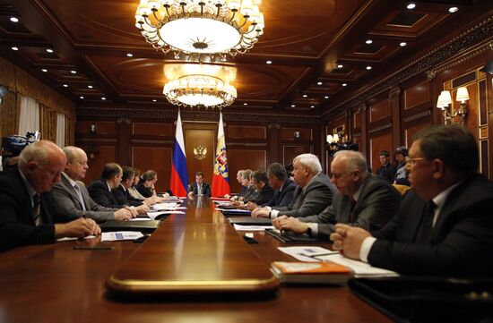 Д.Медведев провел совещание в Горках